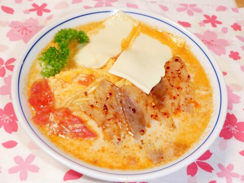 ラ王味噌を簡単アレンジ♪トマト味噌牛乳ラーメン